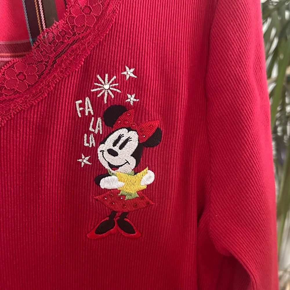 Disney Women's Minnie Mouse Pajama Set - Picture 2 of 4